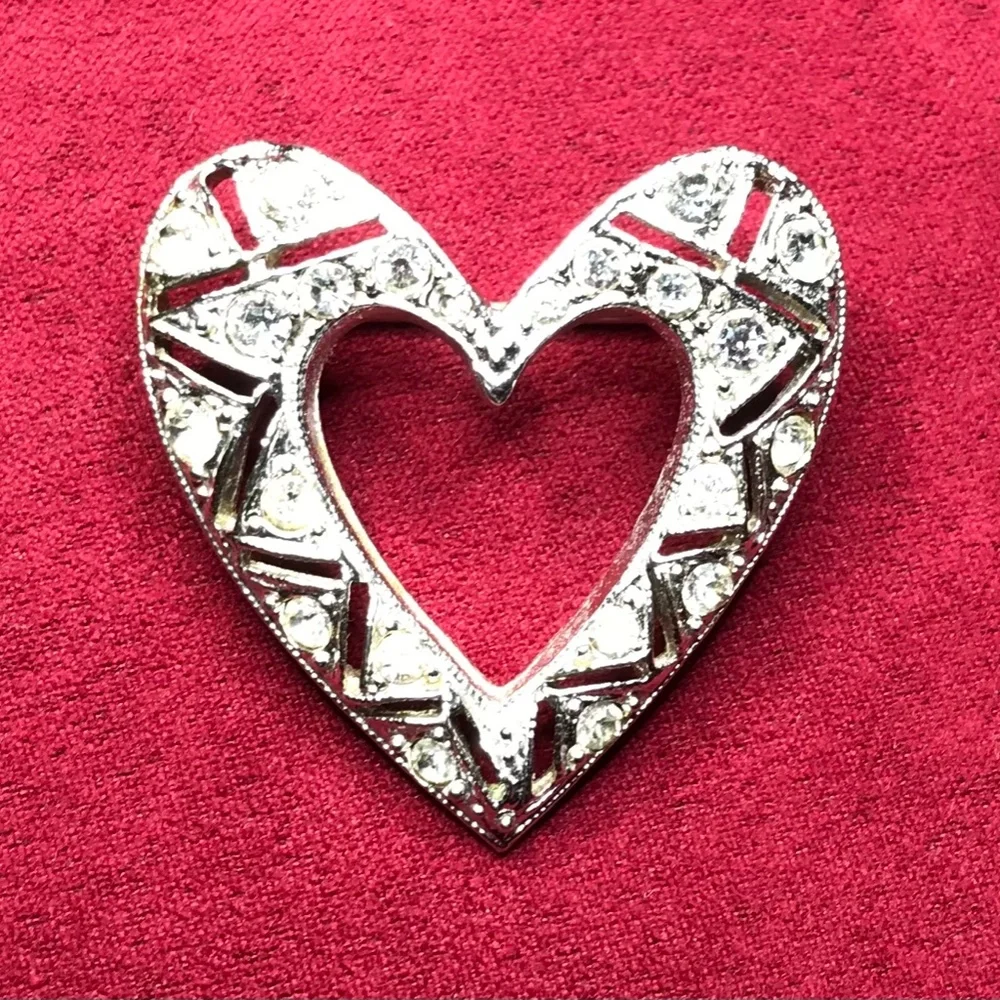 Coro Vintage Heart Pin Brooch - Picture 3 of 5
